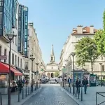 Beautiful Studio In Small House Near Eiffel Tower