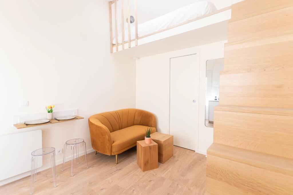 Beautiful In Small House Near Eiffel Tower Appartamento *
