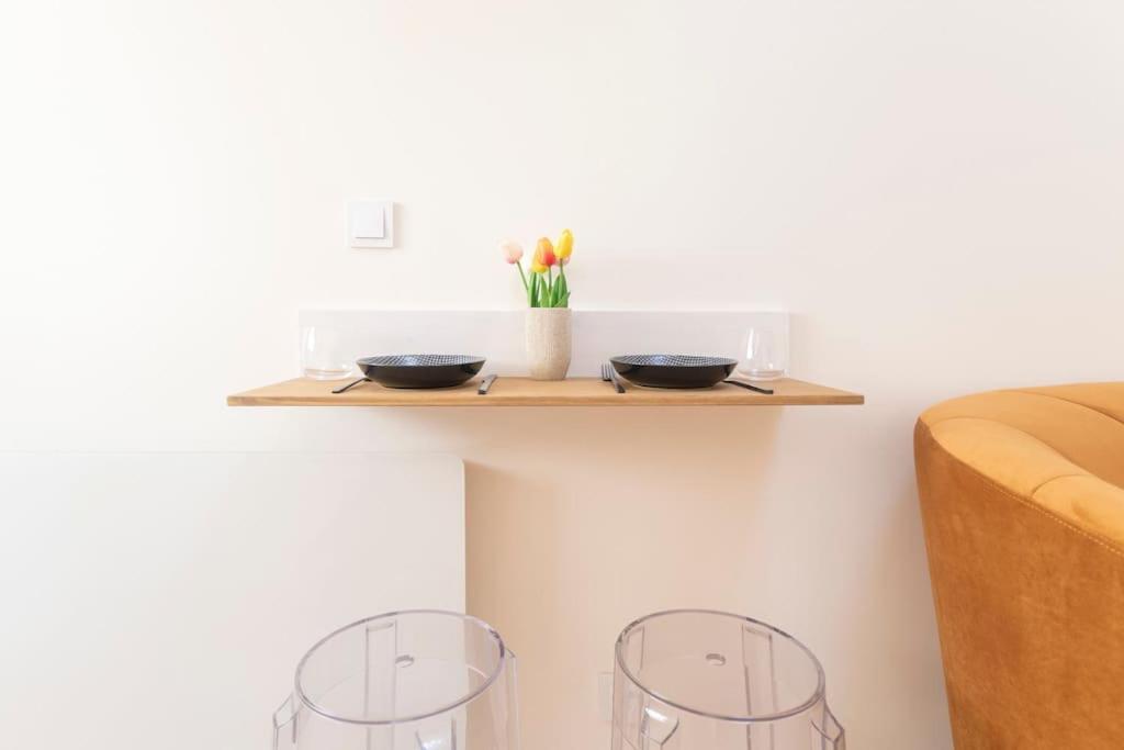 Appartamento Beautiful In Small House Near Eiffel Tower Parigi