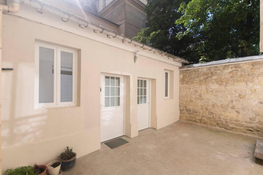Beautiful In Small House Near Eiffel Tower Appartamento Parigi