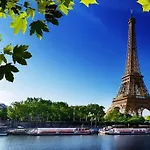 Beautiful Studio In Small House Near Eiffel Tower